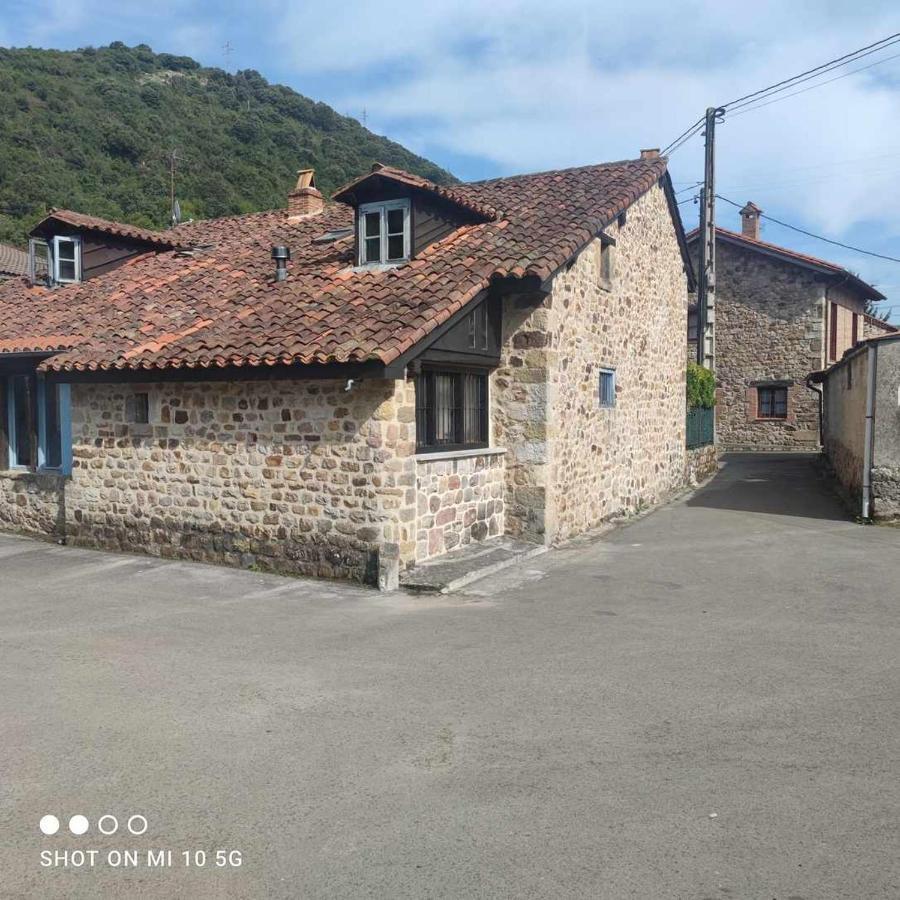 Casa Rural El Amparuco Treceño Exteriör bild